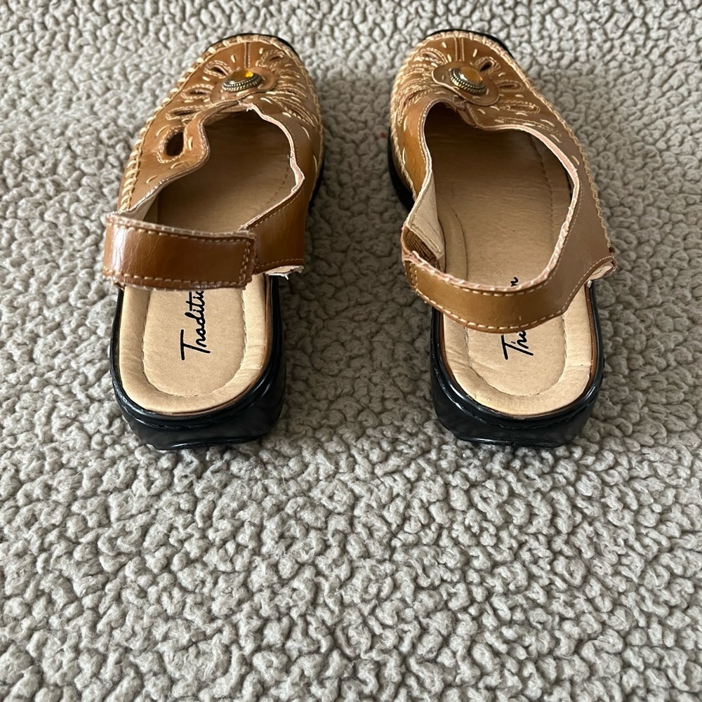 Size 5M Traditional sandals - Picture 6 of 6